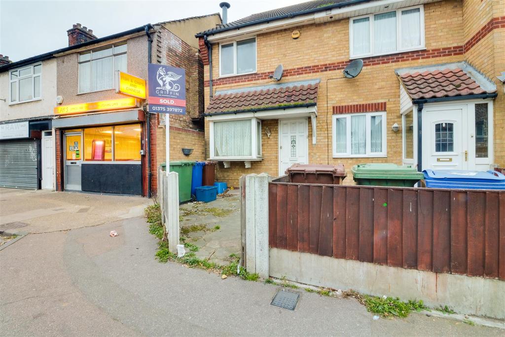 St. Chads Road, Tilbury 2 bed end of terrace house £250,000