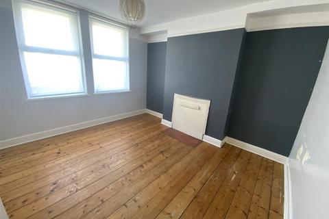 38 Ashburnham Road, Pembrey, Burry Port, SA16 0TW