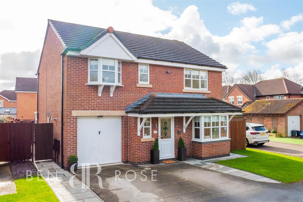 Hedgerows Road, Leyland 4 bed detached house £349,995