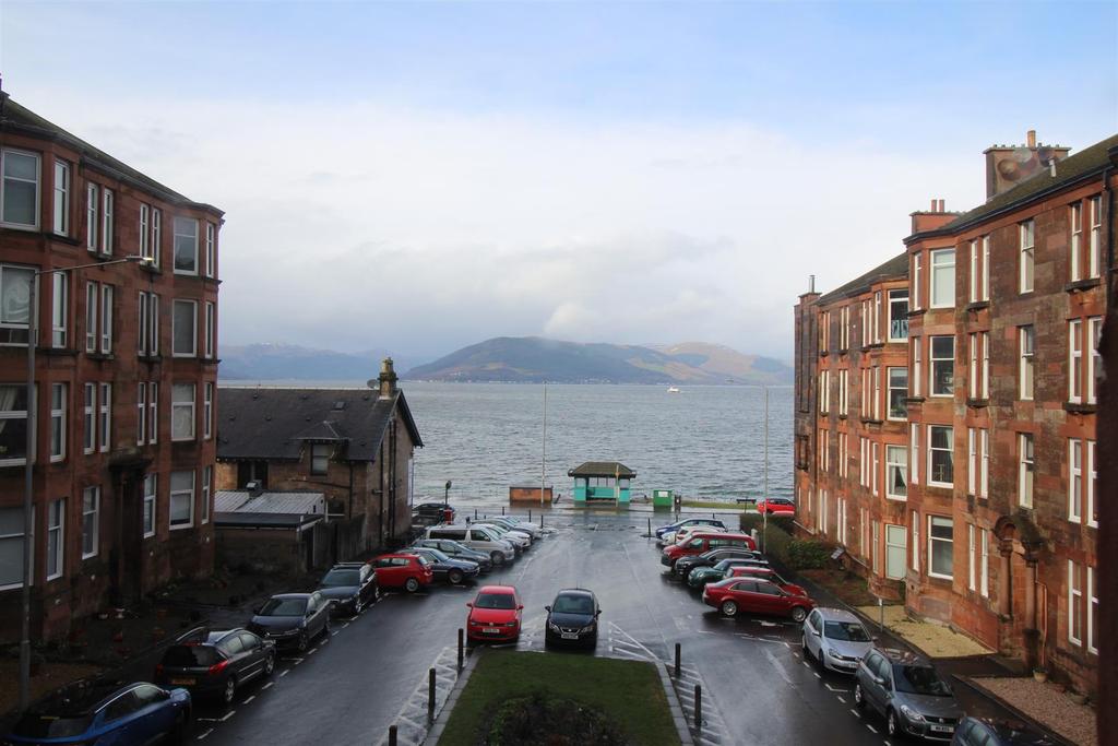Ashburn Gardens, Gourock 1 bed flat £81,000