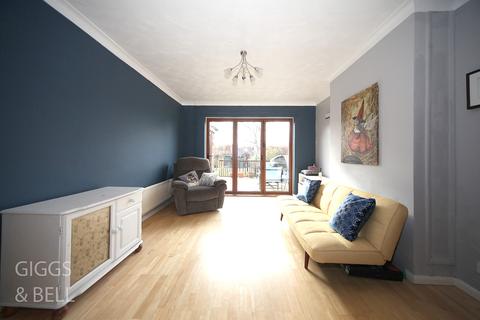 38 Bushmead Road, Luton, LU2 7EU