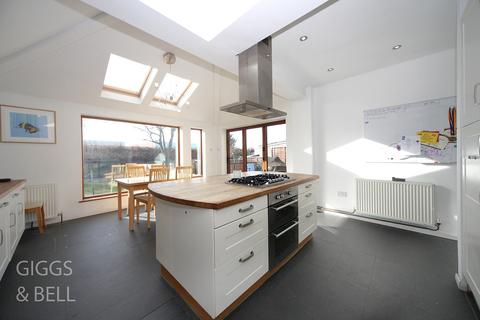 38 Bushmead Road, Luton, LU2 7EU