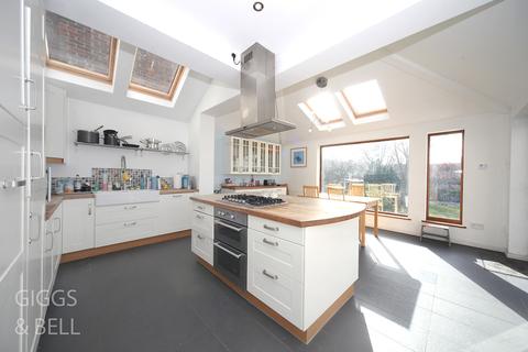 38 Bushmead Road, Luton, LU2 7EU