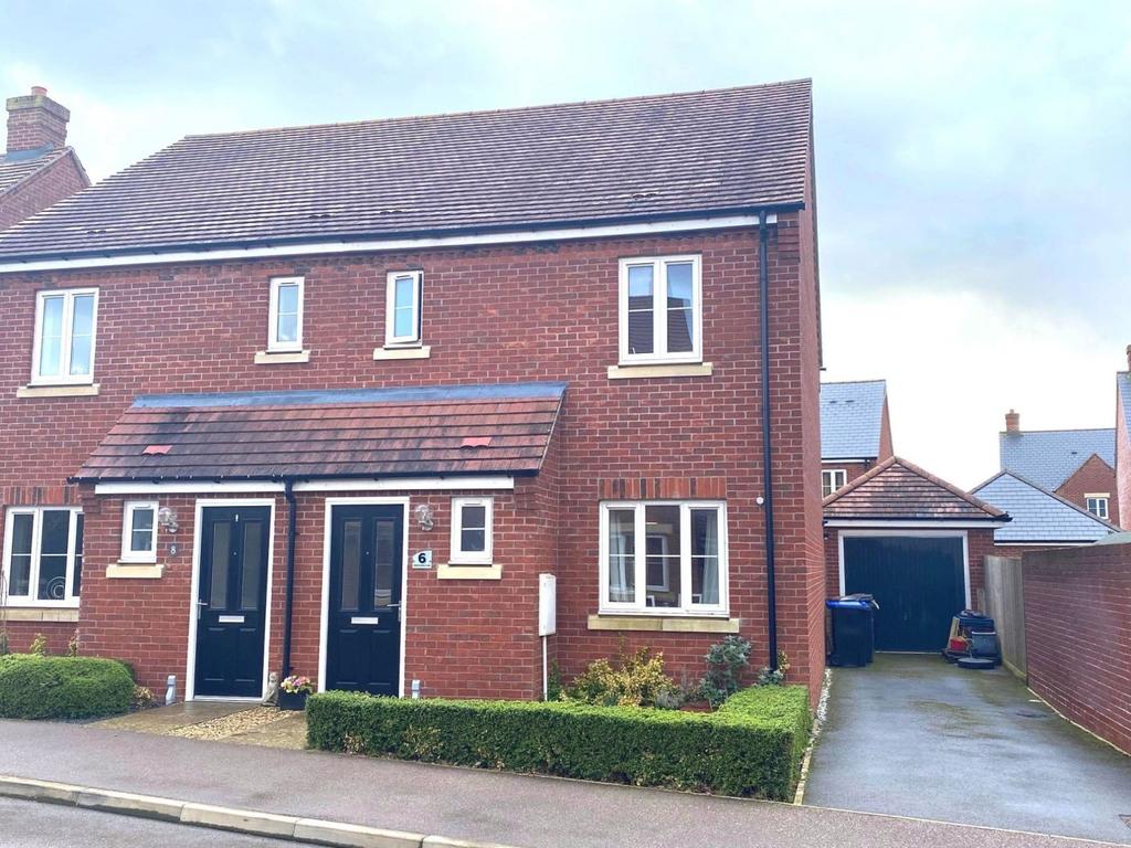 Weston Hall Way, Middlemore, Daventry NN11 8BP 3 bed semidetached