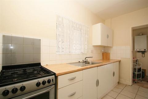 3 bedroom end of terrace house to rent, SOUTH HAYES