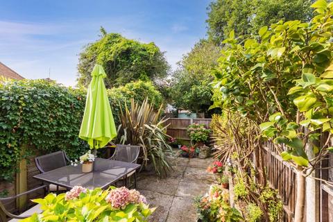 6 Sunbury Road, Eton, Windsor, SL4 6BA