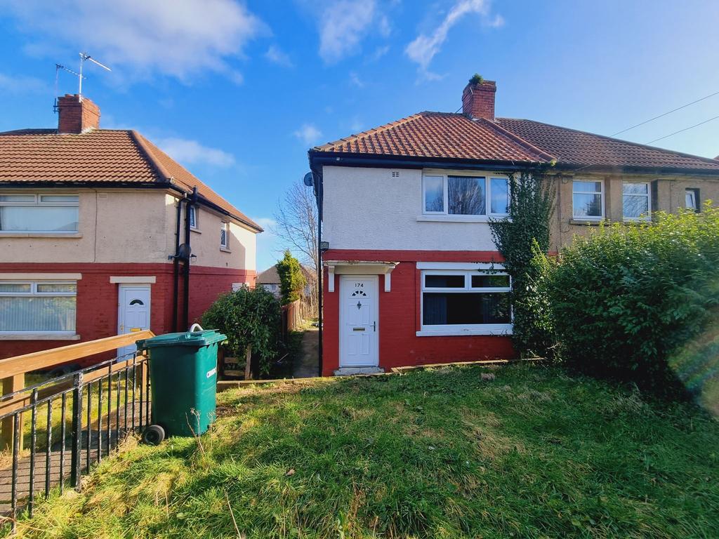 Lynfield Drive, Bradford, BD9 2 bed semidetached house £120,000