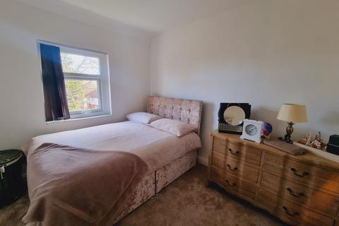 174 Lynfield Drive, Bradford, BD9 6EZ