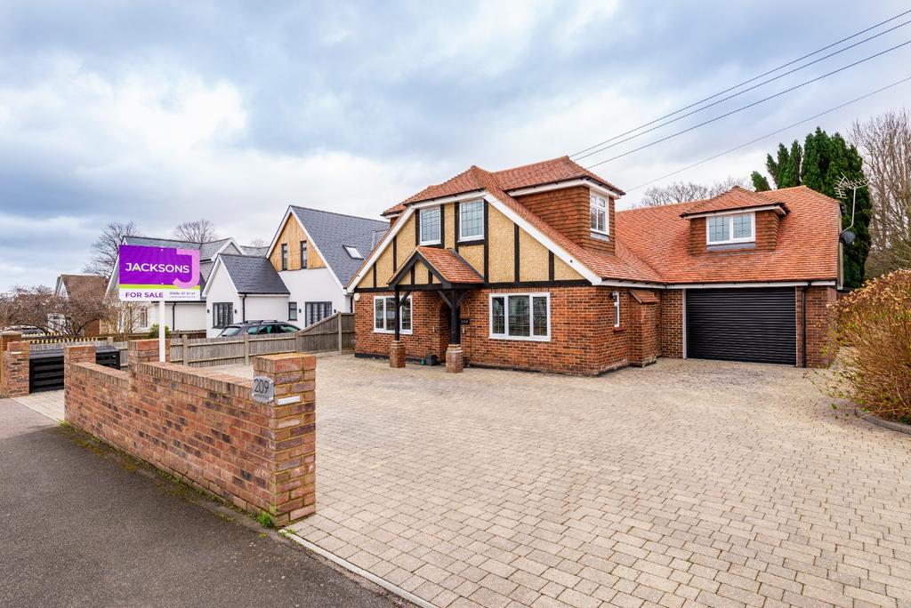 Bredhurst Road, Wigmore 4 bed detached house £825,000