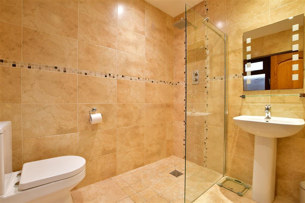 En Suite Shower Room