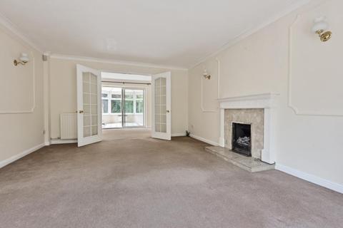 28 Northfield, Lightwater, GU18 5YR