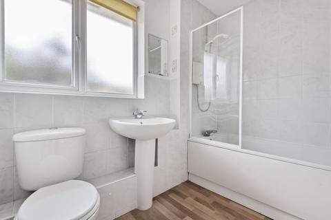 28 Northfield, Lightwater, GU18 5YR