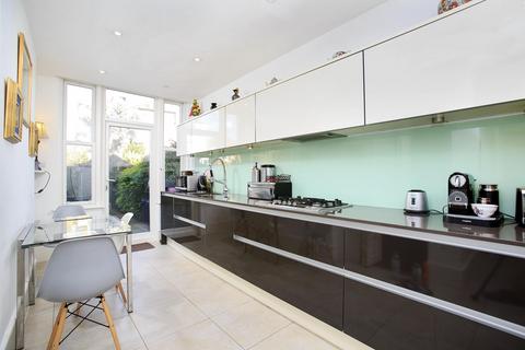 4 bedroom semi-detached house for sale, St Peters Road, St Margarets, UK, TW1