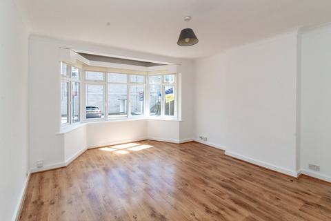 2 bedroom apartment for sale, Drive Court, The Drive, Edgware, HA8