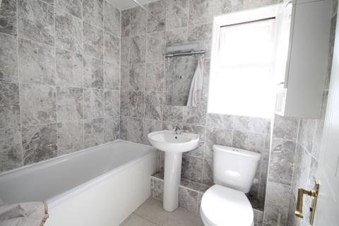 27 Hollygrove Close, Hounslow, TW3 3NE