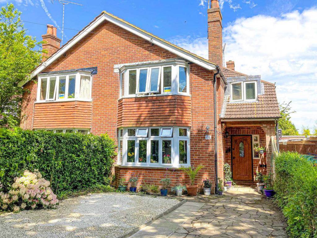 Kidmore Road, Caversham Heights, Reading 3 bed semidetached house for