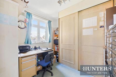 2 Reigate Road, Epsom, KT17 1PH