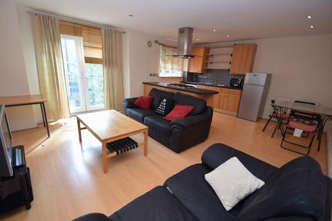 2 bedroom flat to rent, Stretford Road, Hulme, Manchester,  M15 5JH