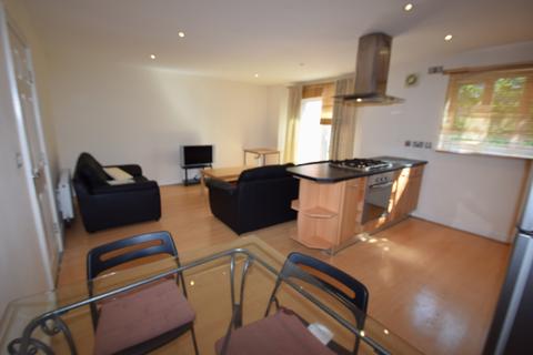 2 bedroom flat to rent, Stretford Road, Hulme, Manchester,  M15 5JH