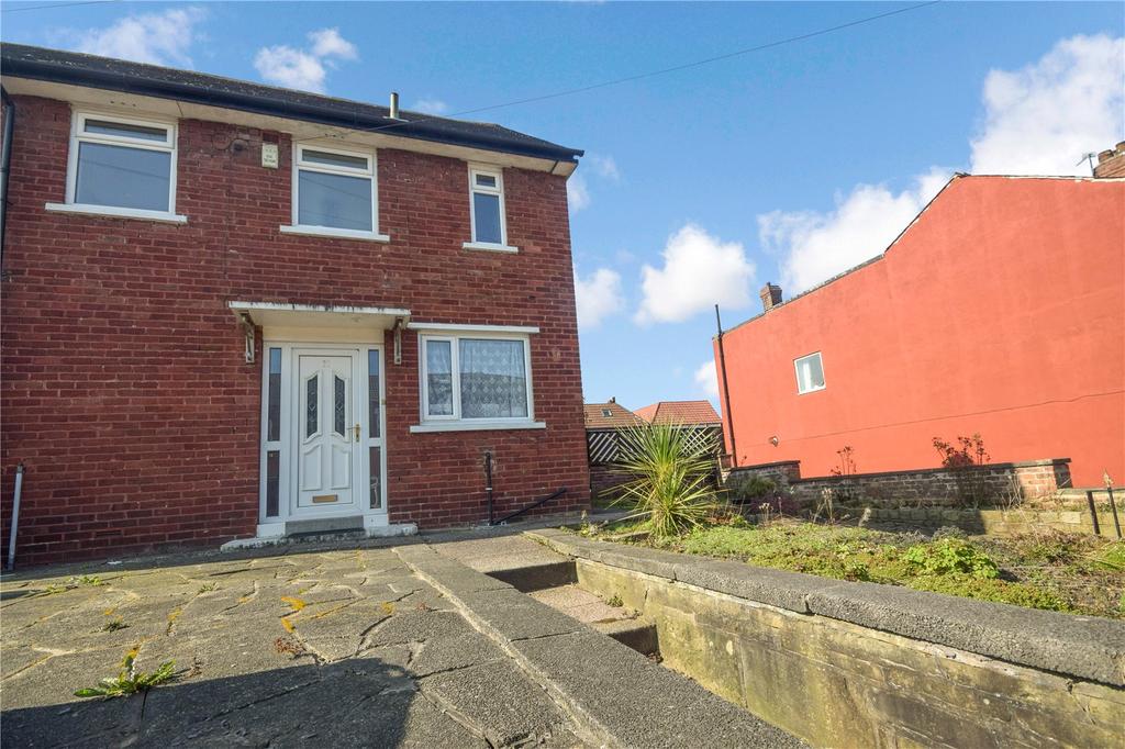 Guildford Road, Salford, M6 2 bed end of terrace house £795 pcm (£183 pw)