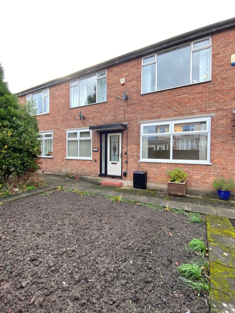 Stretford Road, Urmston M41 2 bed ground floor flat for sale £200,000