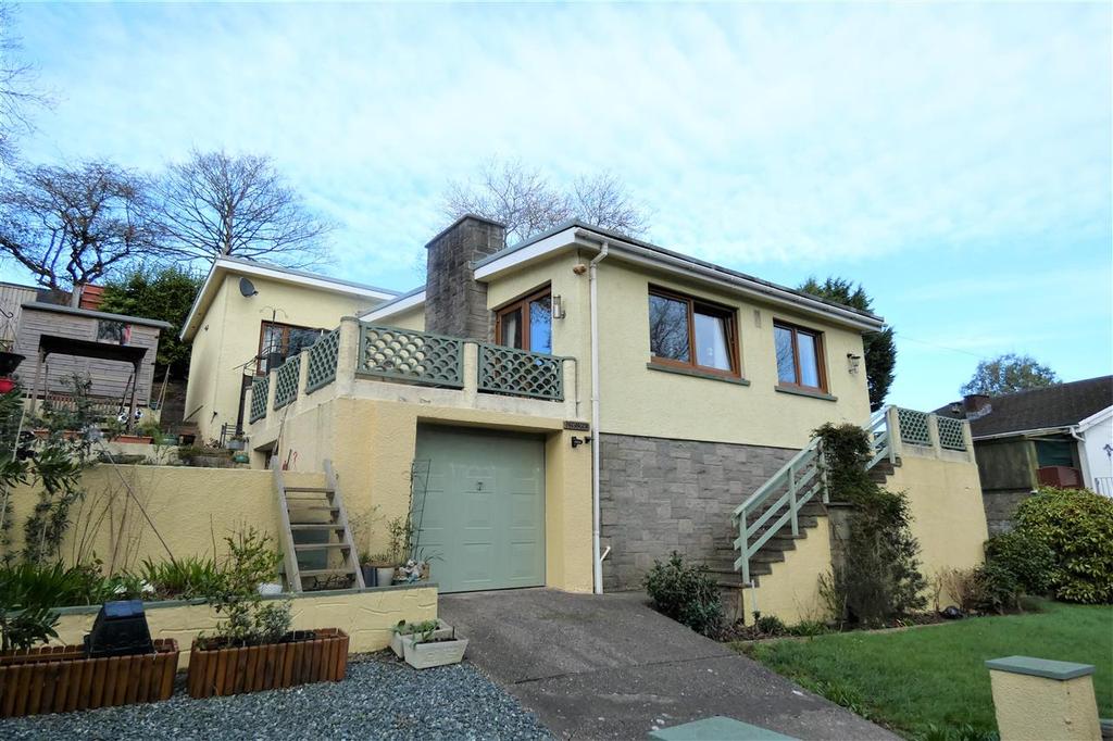 Coombs Road, Milford Haven 4 bed detached house £300,000