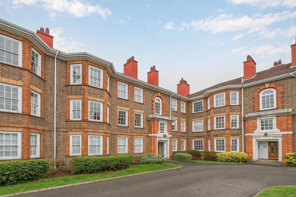 Bromyard Avenue, Acton, London, W3 2 bed flat for sale £475,000