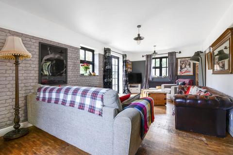 11 Downing Avenue, Guildford, GU2 7SY