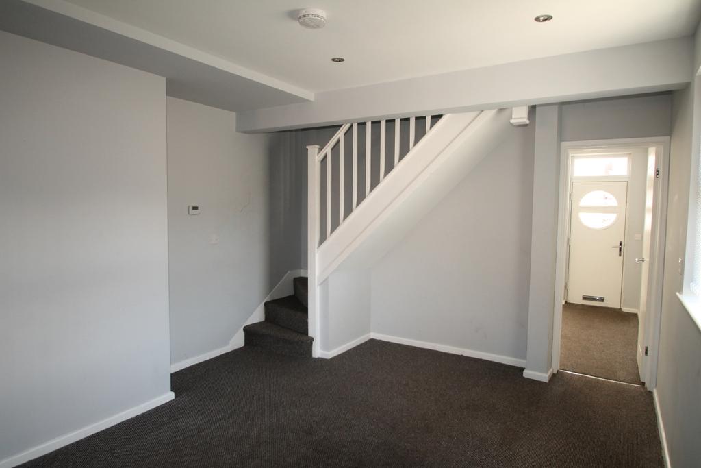 32 Ray Street Heanor, Derbyshire 2 bed semidetached house £650 pcm