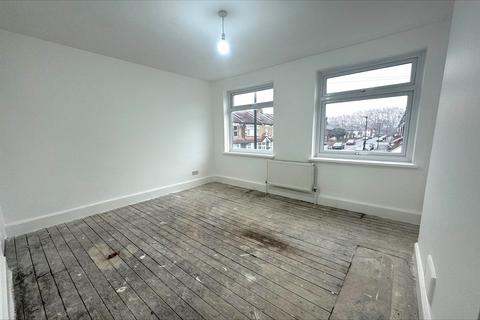 3 bedroom terraced house to rent, Pretoria Road, Canning Town, E16