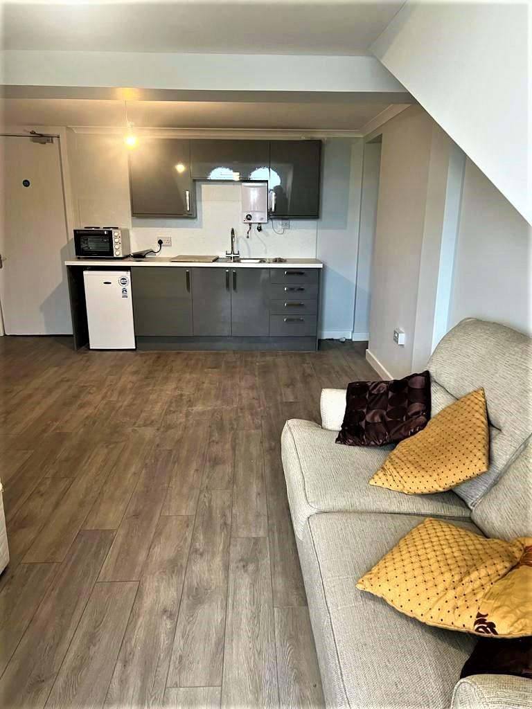Peel Street, Glasgow, G11 1 bed flat £550 pcm (£127 pw)