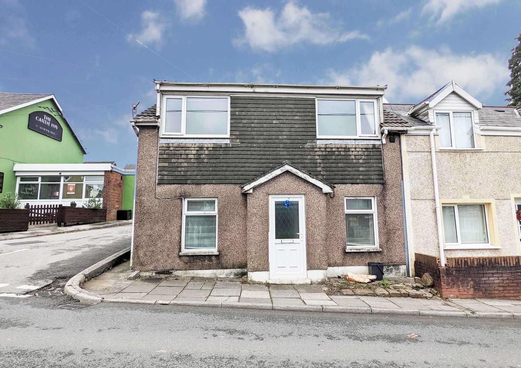 Bridgend Road, Maesteg, CF34 0NE 2 bed semidetached house £60,000