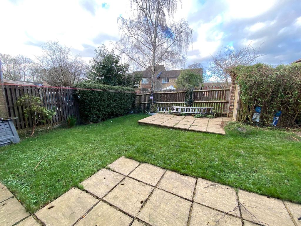 Hillberry, Bracknell, Berkshire, RG12 3 bed terraced house £1,400 pcm