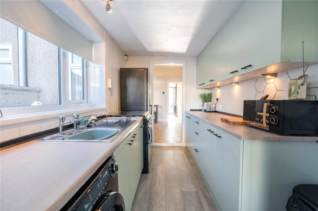 Kitchen (2)