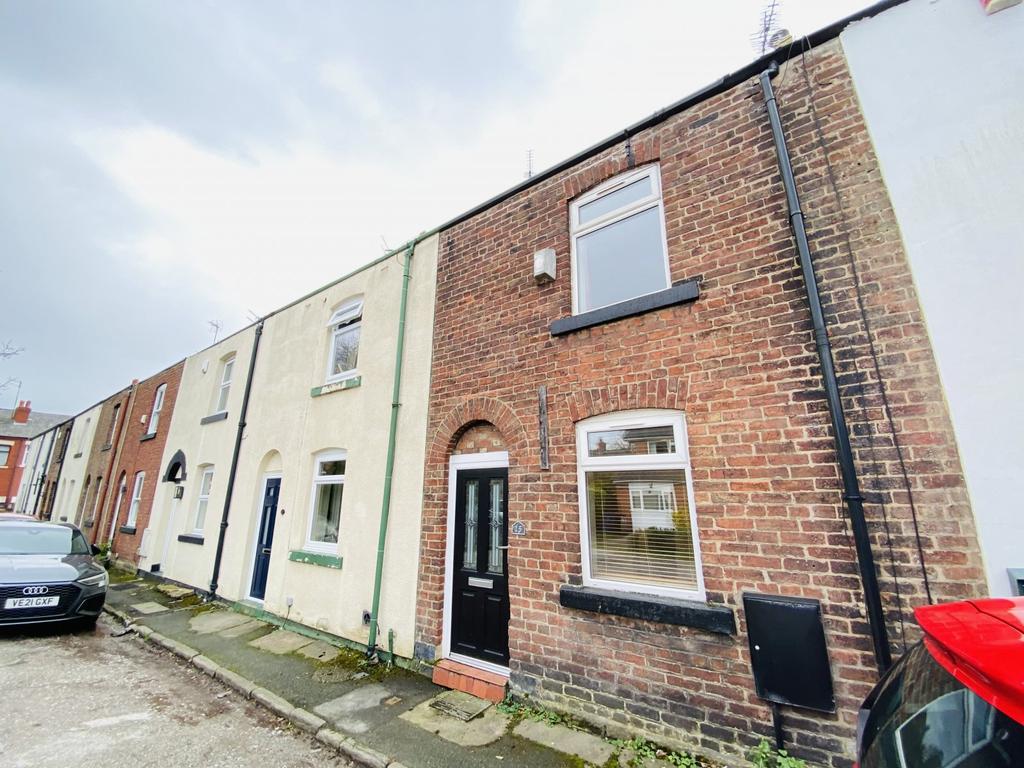 Shepley Lane, Marple, Cheshire, SK6 2 bed terraced house £775 pcm (£