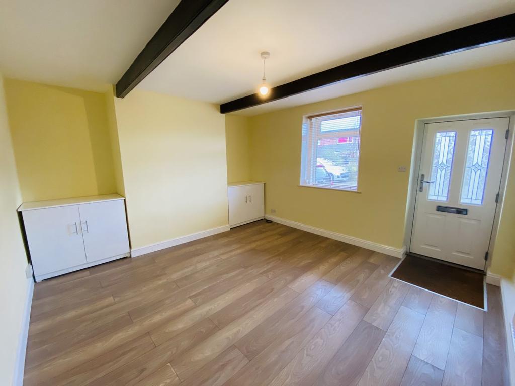 Shepley Lane, Marple, Cheshire, SK6 2 bed terraced house £775 pcm (£