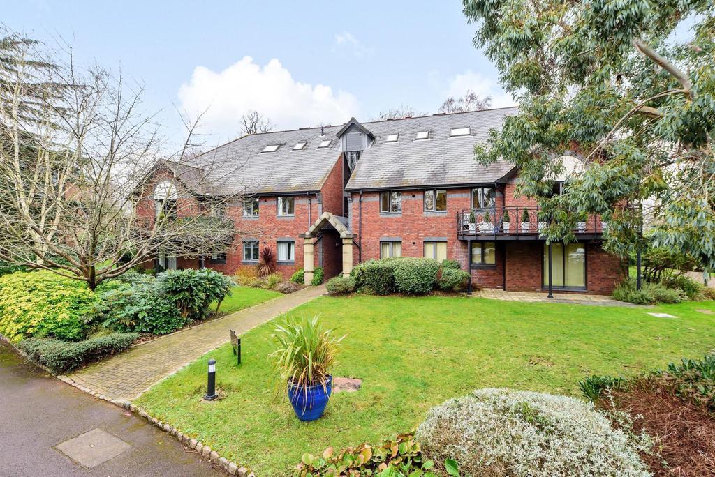 Japonica House, Woburn Hill Park, Woburn Hill, Addlestone, KT15 2 bed