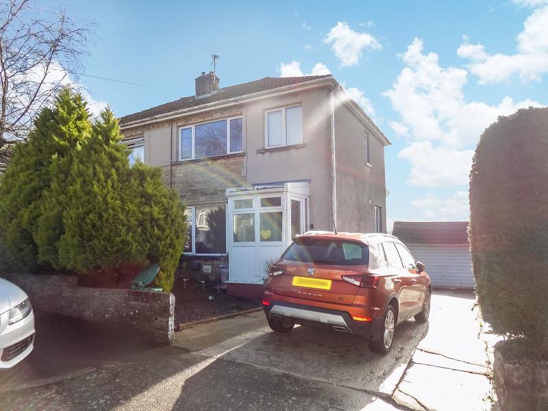 Hillcrest, Brynna, Rhondda, Cynon... 3 bed semidetached house £195,000