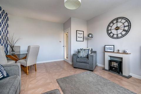 98 Baird Drive, Edinburgh, EH12 5RZ