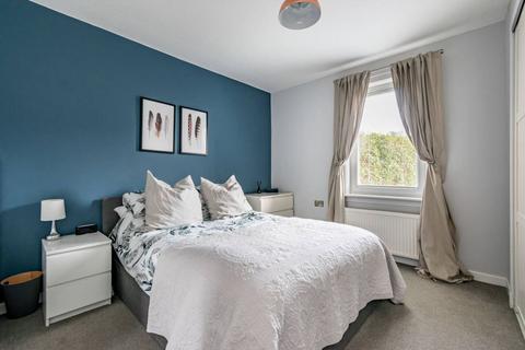 98 Baird Drive, Edinburgh, EH12 5RZ