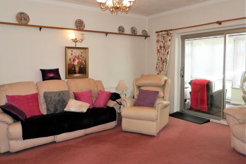 146 Cranham Gardens, Upminster, RM14 1JT