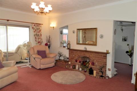 146 Cranham Gardens, Upminster, RM14 1JT