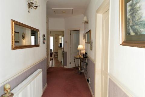 146 Cranham Gardens, Upminster, RM14 1JT