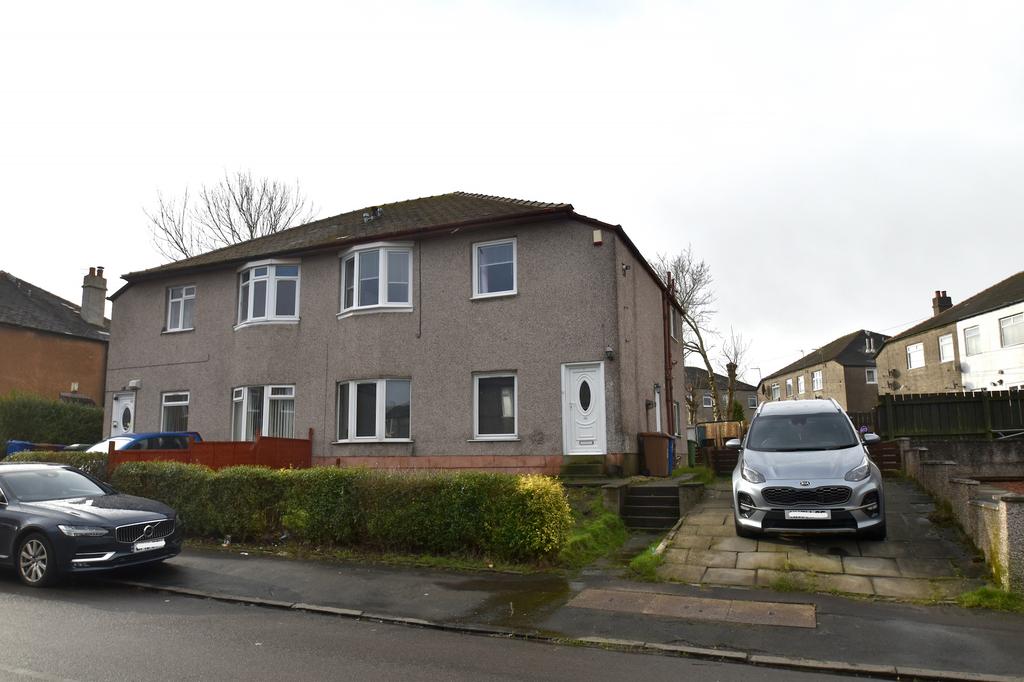 31 Gladsmuir Road, Hillington... 3 bed flat £99,995