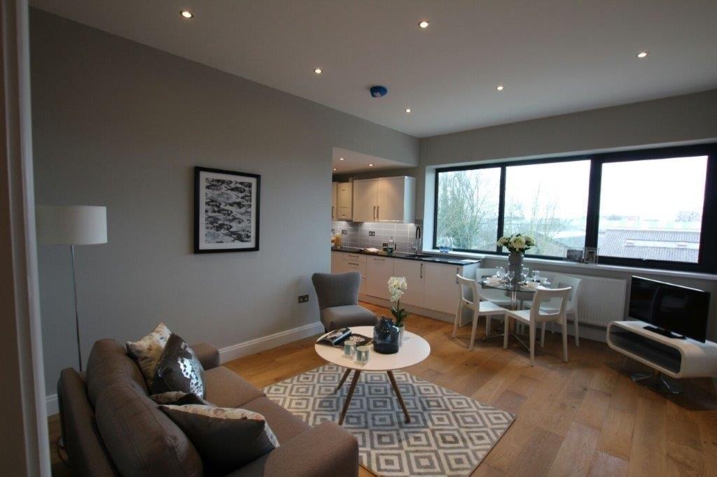 Colnbrook 2 bed apartment £1,200 pcm (£277 pw)