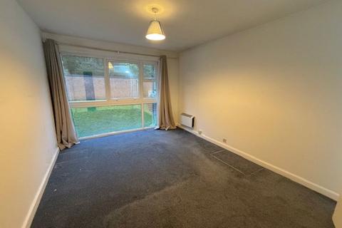 2 bedroom apartment to rent, Richmond House,Harestone Valley Road, Caterham