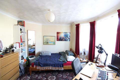 89 Harefield Road, Southampton, SO17 3TG