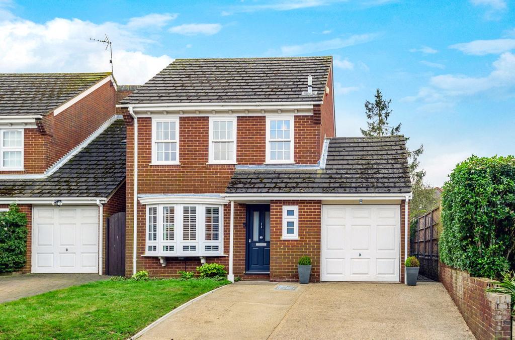 Street, Maulden, Bedfordshire, MK45 3 bed detached house £485,000