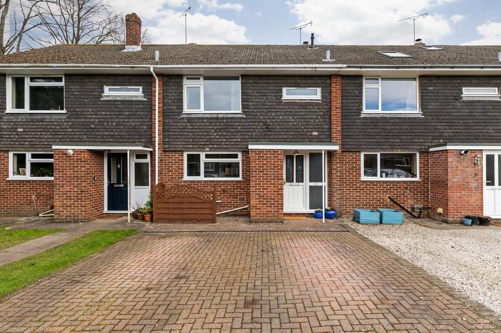 Priors Dean Road, Harestock, Winchester, SO22 3 bed terraced house £