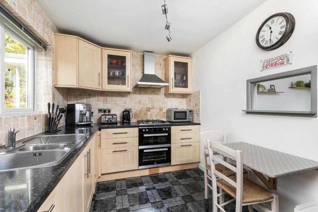 Priors Dean Road, Harestock, Winchester, SO22 3 bed terraced house £